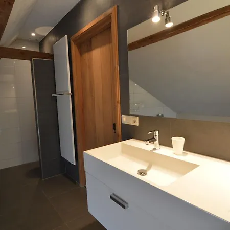 Spacious Farmhouse In Geesteren Near Lake