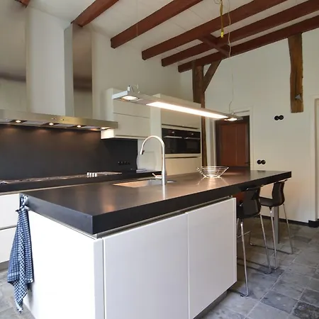 Spacious Farmhouse In Geesteren Near Lake